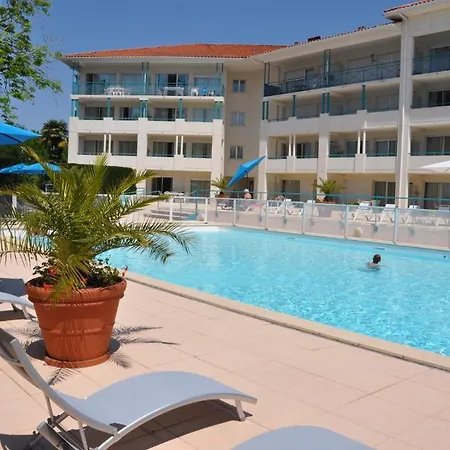 Hoteliere Du Golf 아파트호텔 3*